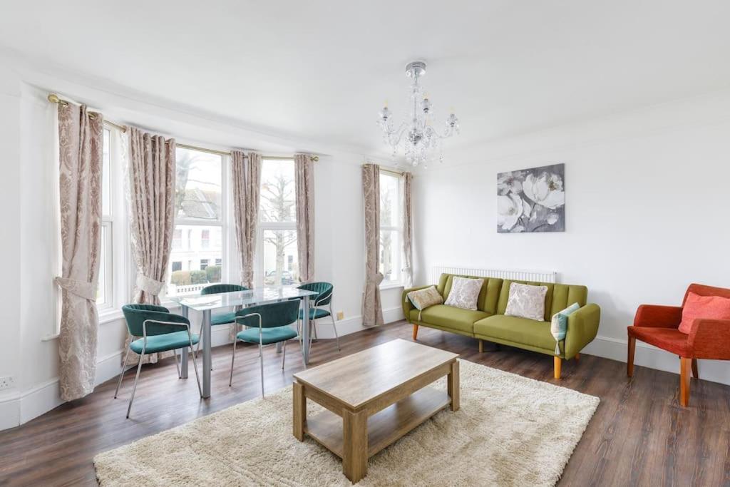 Charming 2 Bedroom Flat In Central Hove With Free Parking Bagian luar foto